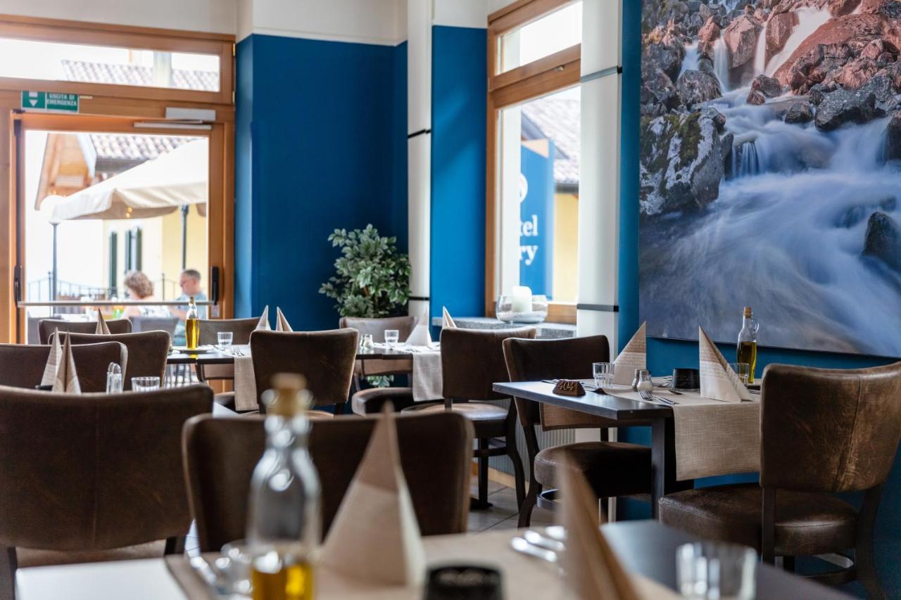 Hotel Lory - Molveno - Dolomiti エクステリア 写真