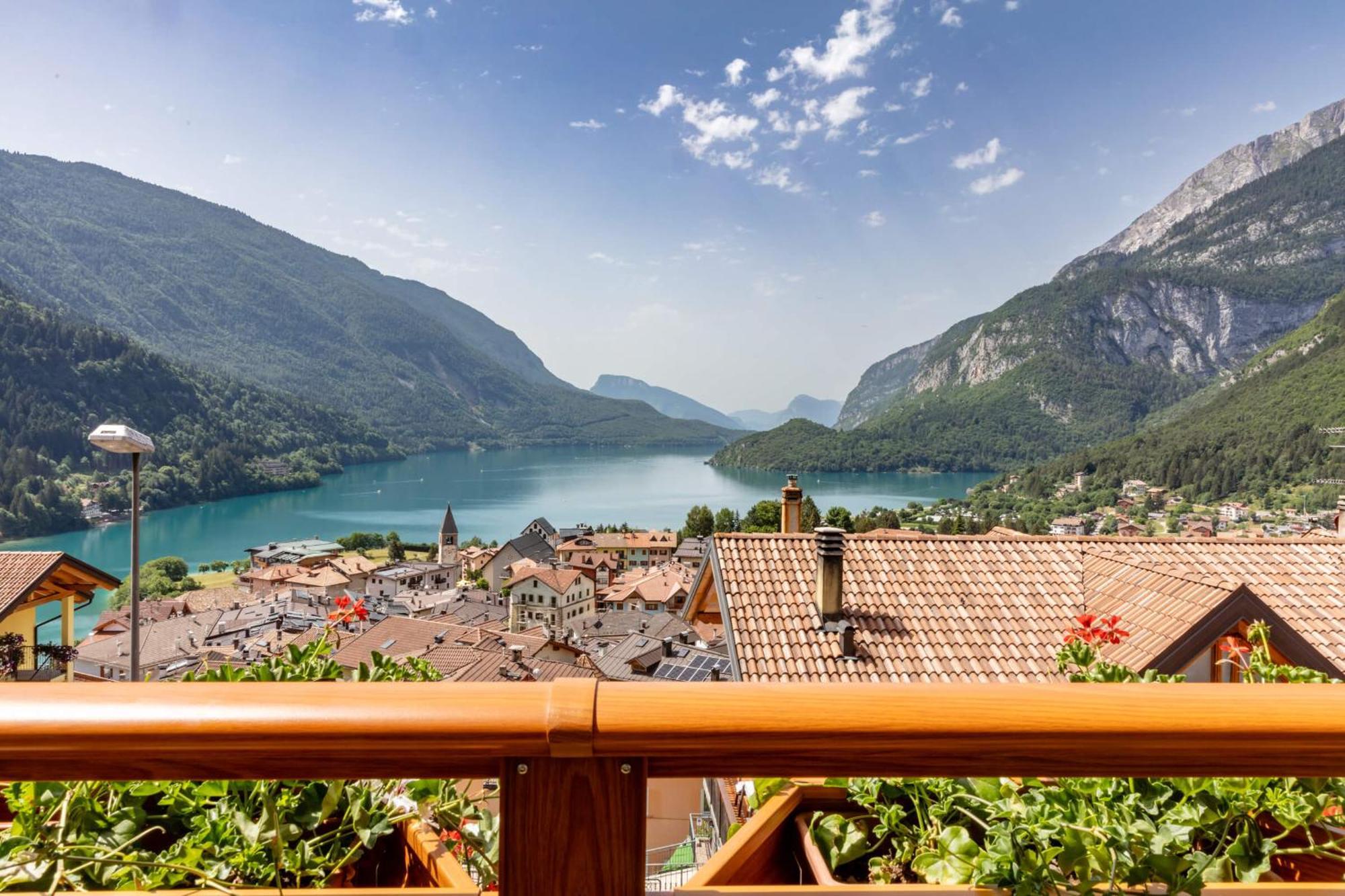 Hotel Lory - Molveno - Dolomiti エクステリア 写真