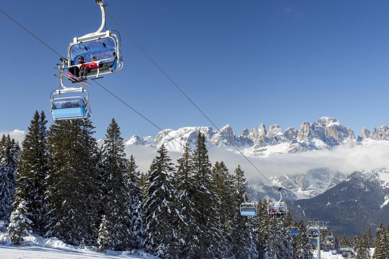 Hotel Lory - Molveno - Dolomiti エクステリア 写真