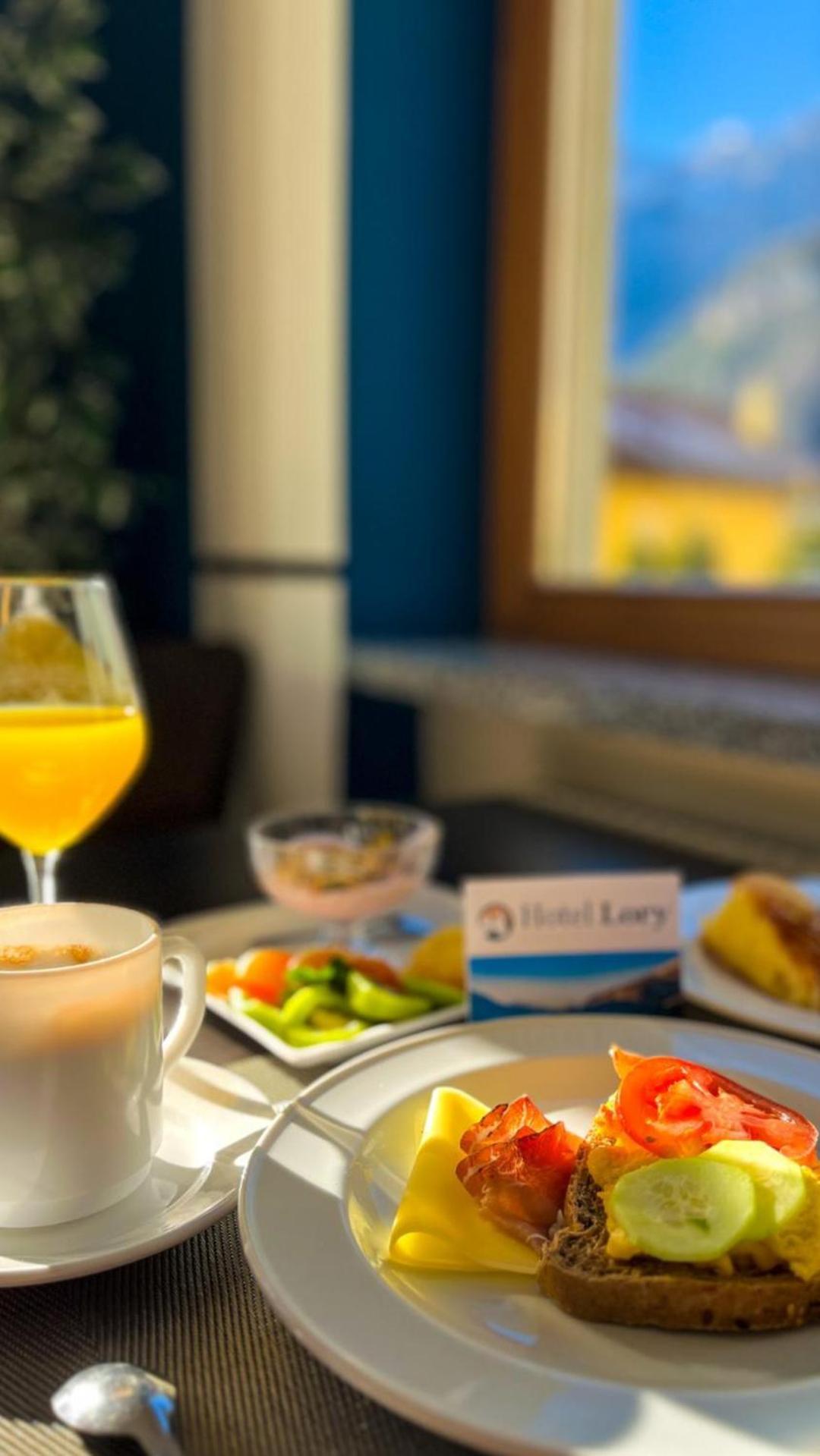 Hotel Lory - Molveno - Dolomiti エクステリア 写真